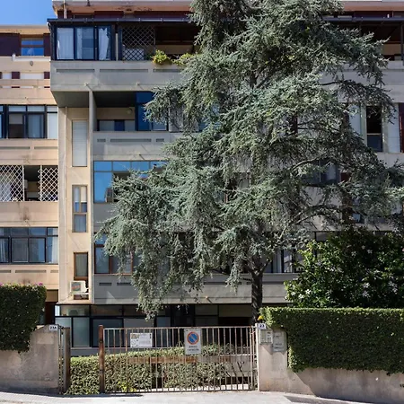 Guesthost - Hopper House Apartment Cagliari