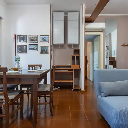 Guesthost - Hopper House